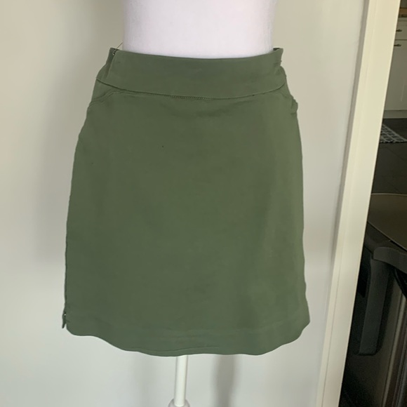 Croft and Barrow pull on skort - Picture 1 of 6